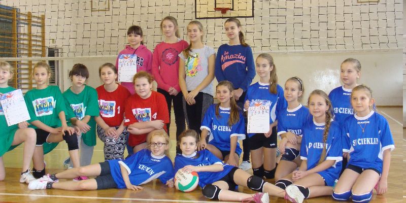 GMINNY TURNIEJ MINI PIŁKI SIATKOWEJ DZIEWCZĄT GMINNY TURNIEJ MINI PIŁKI SIATKOWEJ DZIEWCZĄT