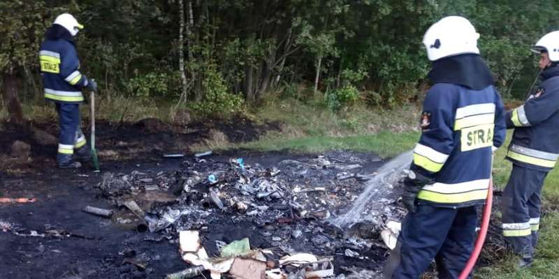 Pożar dzikiego wysypiska w Dobryni Pożar dzikiego wysypiska w Dobryni