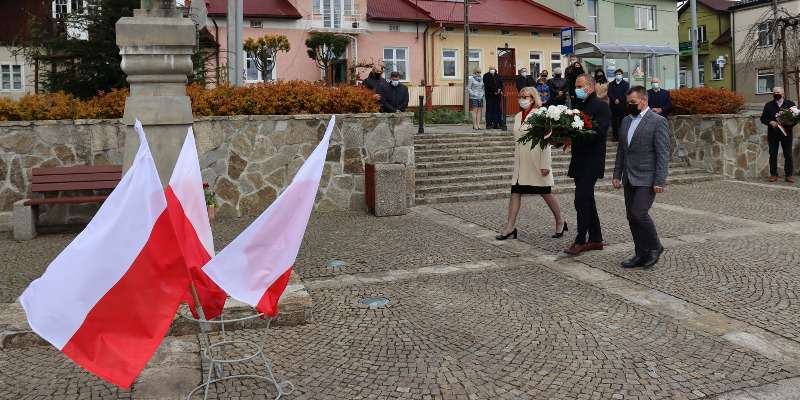 Obchody 230. rocznicy uchwalenia Konstytucji 3 Maja w Gminie Dębowiec Obchody 230. rocznicy uchwalenia Konstytucji 3 Maja w Gminie Dębowiec
