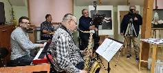 Wernisaż wystawy malarstwa Tadeusza Łuczejko z jazzowym akcentem