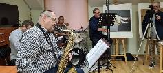 Wernisaż wystawy malarstwa Tadeusza Łuczejko z jazzowym akcentem