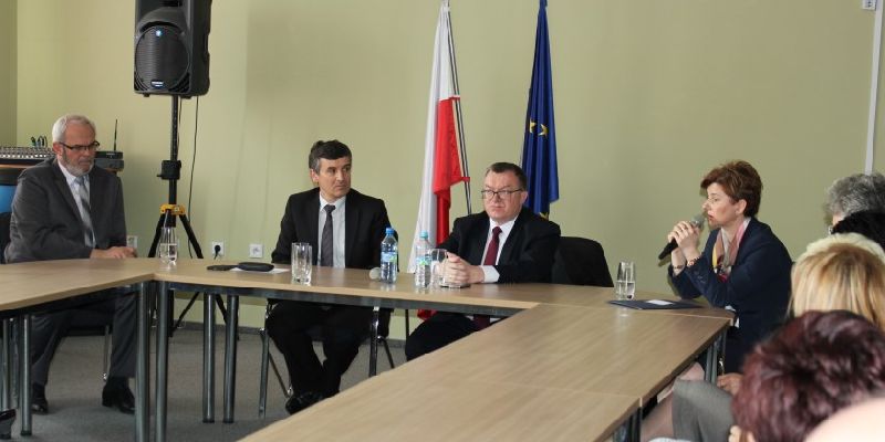 Dyskusja o sytuacji w szkolnictwie w jasielskim Starostwie Dyskusja o sytuacji w szkolnictwie w jasielskim Starostwie