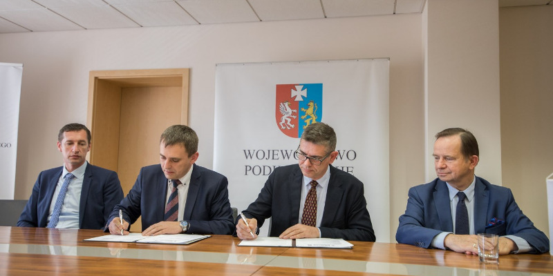 Podpisano umowę na budowę nowego odcinka drogi 992 Podpisano umowę na budowę nowego odcinka drogi 992