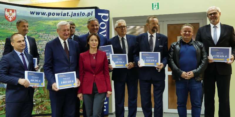 Ponad 13 milionów na drogi w Powiecie Jasielskim Ponad 13 milionów na drogi w Powiecie Jasielskim