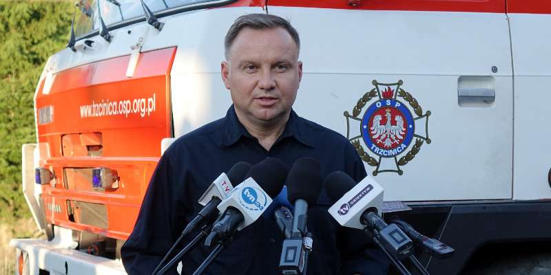 Prezydent Andrzej Duda deklaruje wsparcie dla ofiar kataklizmu w Trzcinicy Prezydent Andrzej Duda deklaruje wsparcie dla ofiar kataklizmu w Trzcinicy