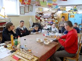 Kurs laminowania w modelarni Młodzieżowego Domu Kultury w Jaśle Kurs laminowania w modelarni Młodzieżowego Domu Kultury w Jaśle